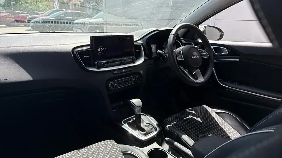 Used Kia XCeed 2025 White SUV