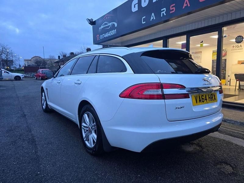 Used Jaguar XF Sportbrake Luxury 163 HP (119 kW) 2015 White Estate
