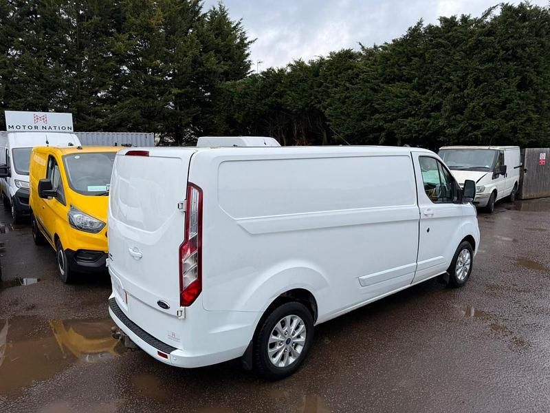 Used Ford Transit Custom Limited 130 HP (95 kW) 2022 White Van