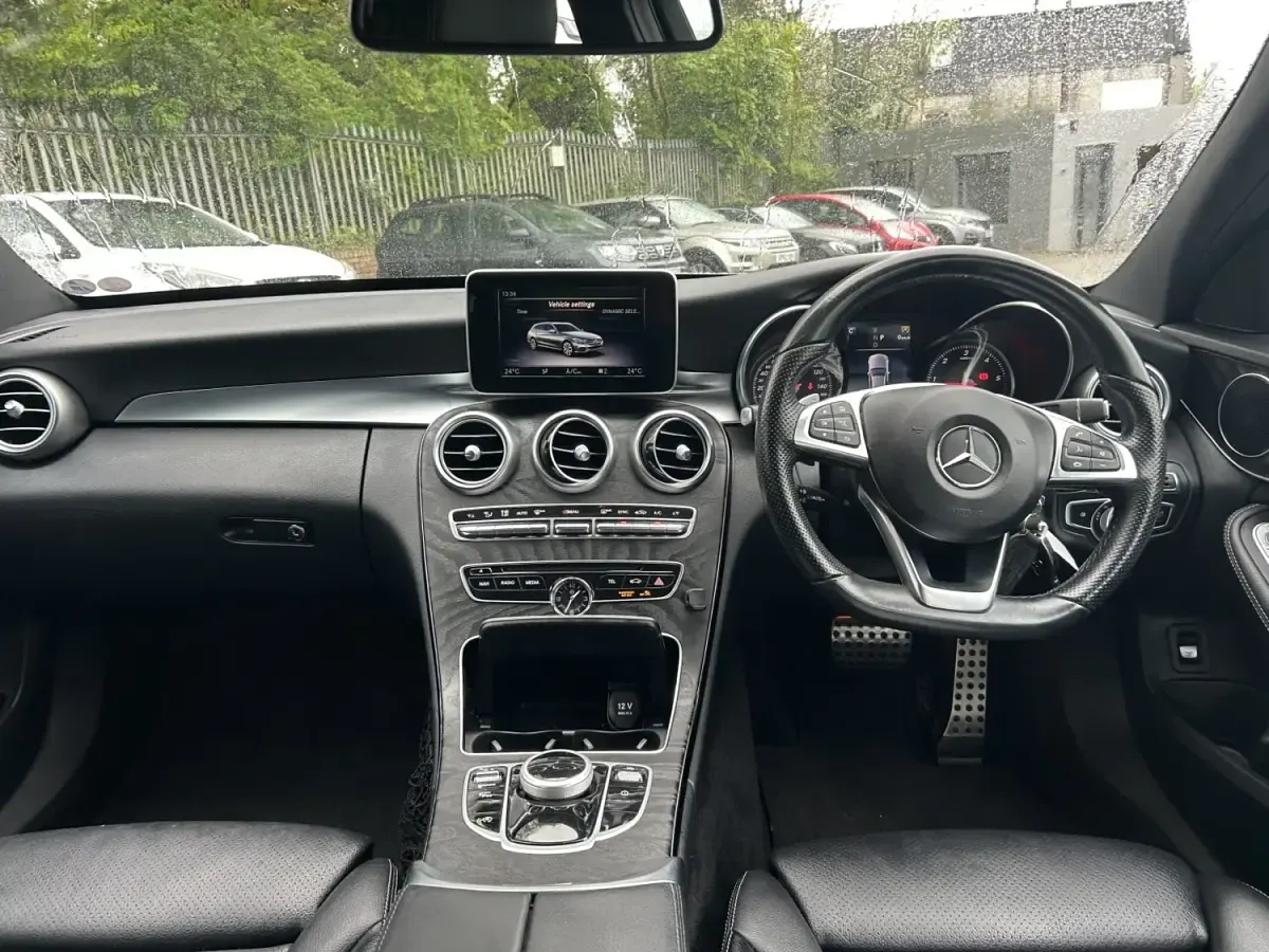 Begagnad Mercedes C220 AMG line 2018 Silver Kombi