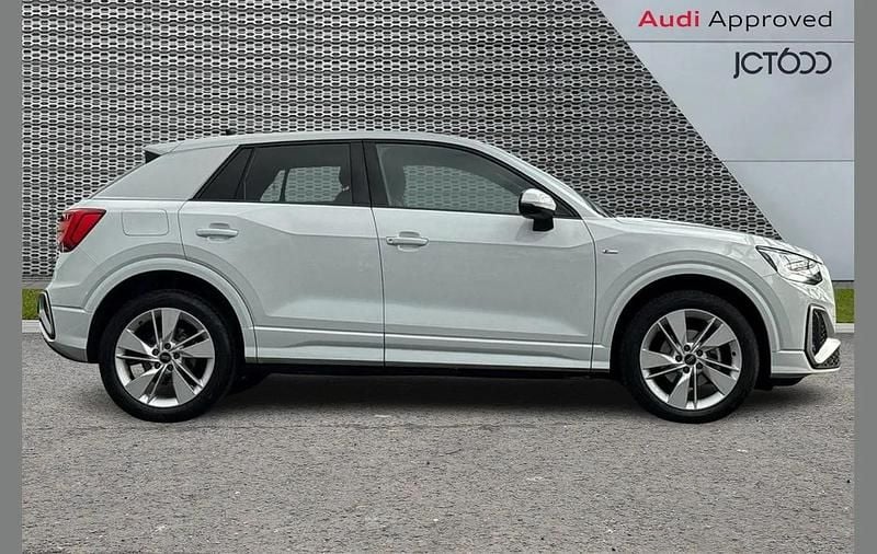 Used Audi Q2 S-Line 147 HP (108 kW) 2023 White SUV