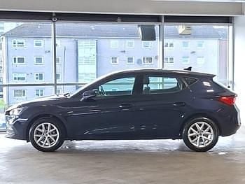 Used Seat Leon SE 110 HP (80 kW) 2022 Blue Hatchback