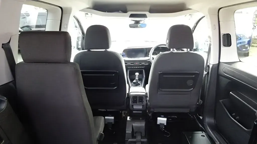 Used Ford Tourneo Connect Titanium 122 HP (89 kW) 2023 Blue MPV