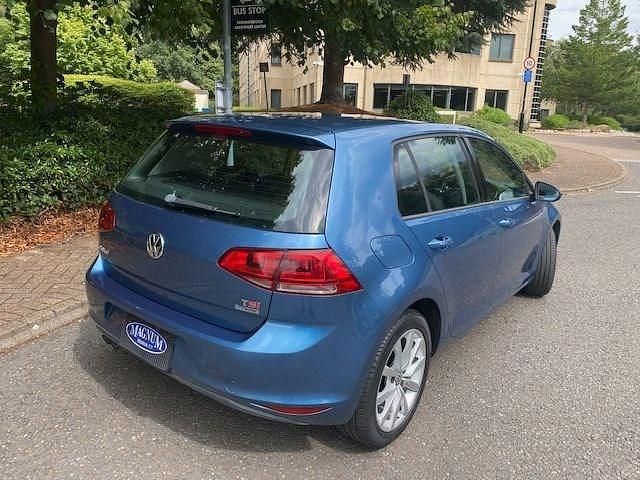 Used VW Golf VII Highline 2013 Blue metallic Hatchback