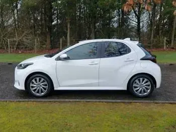 Used Toyota Yaris 116 HP (85 kW) 2023 White Hatchback