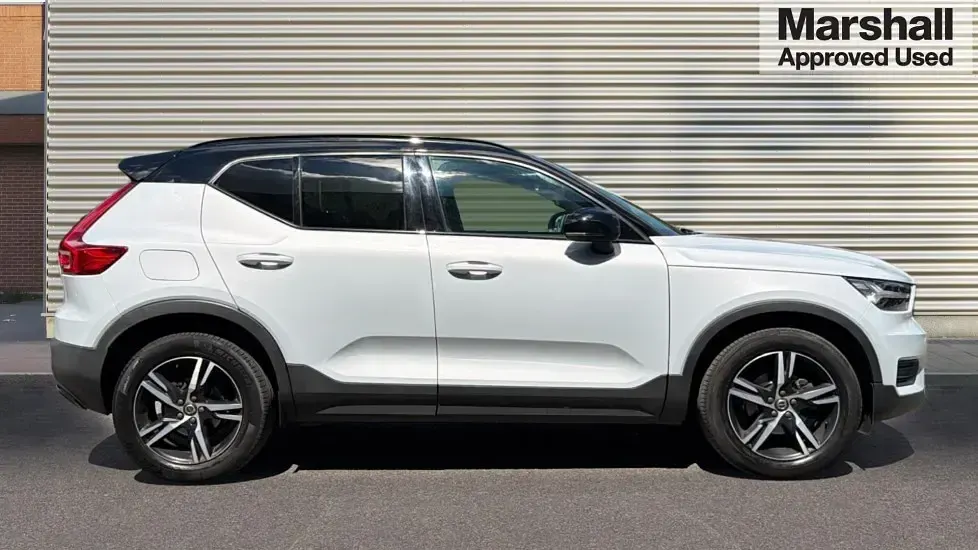 Used Volvo XC40 R-Design 163 HP (119 kW) 2021 Silver SUV