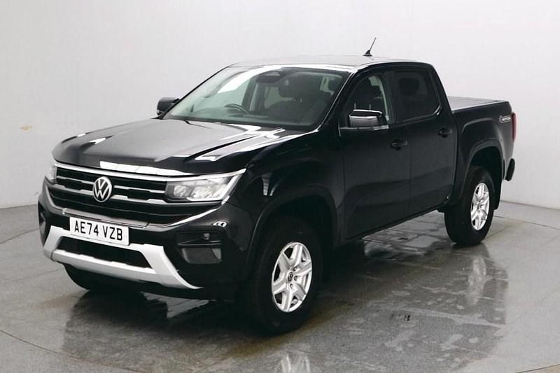 Black Used 2024 VW Amarok Life Pickup | £26,658 (Good price) - Image 1/4