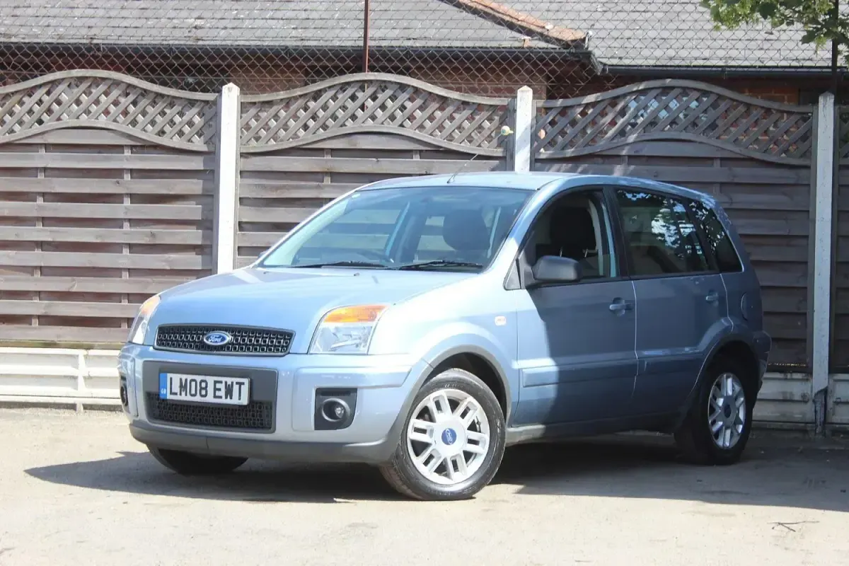 Used Ford Fusion Zetec 101 HP (74 kW) 2008 Blue Hatchback