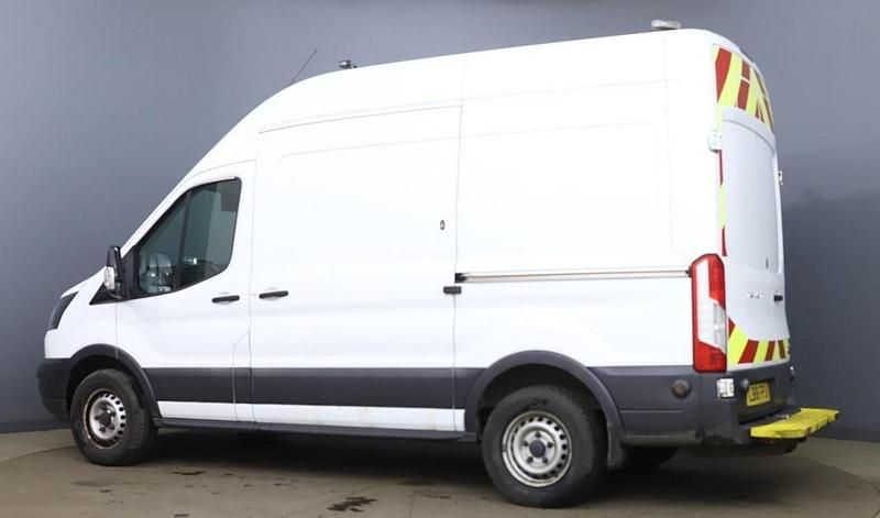 Used Ford Transit 130 HP (95 kW) 2018 White MPV