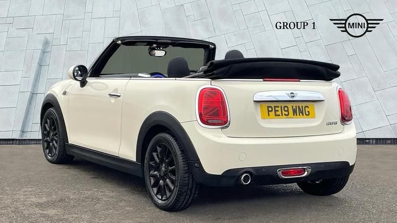 Used Mini Cooper Classic 134 HP (98 kW) 2019 White Hatchback
