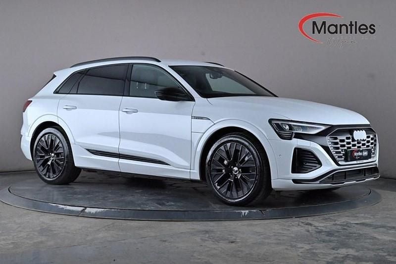 White Used 2023 Audi Q8 e-tron Black Edition SUV | £46,895 (Fair price) - Image 1/1