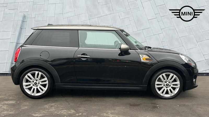 Usado Mini Cooper Hatch 134 HP (98 kW) 2017 Preto Citadino