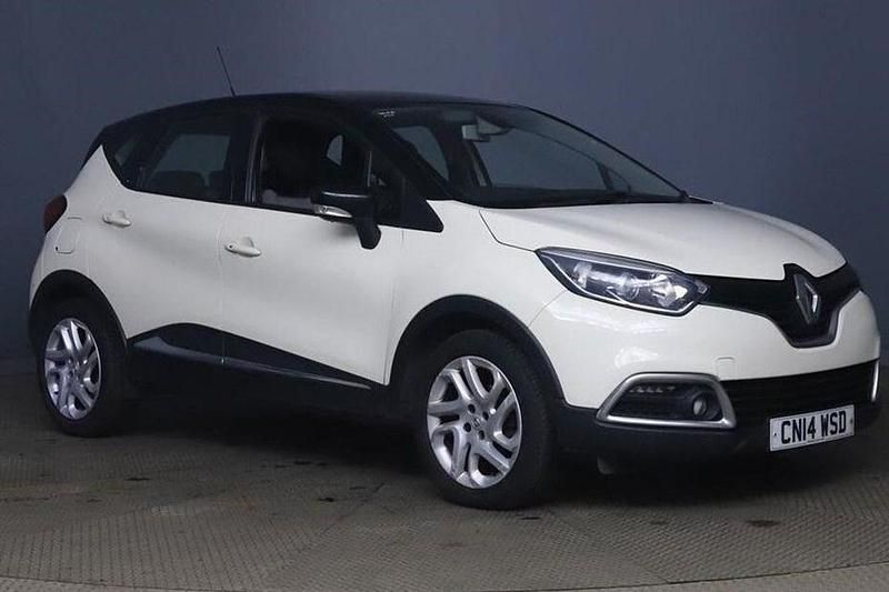 Cream/black Used 2014 Renault Captur Dynamique SUV | £3,995 (Fair price) - Image 1/1