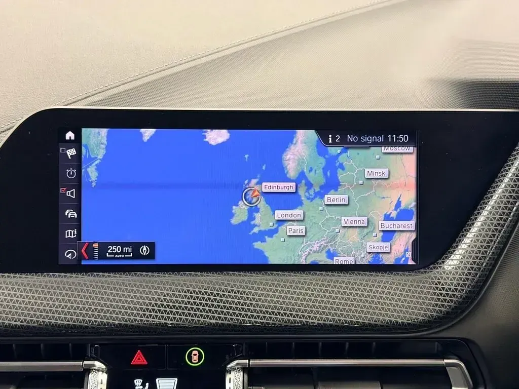 Usado BMW 118 Sport Line 140 HP (102 kW) 2020 Preto Citadino