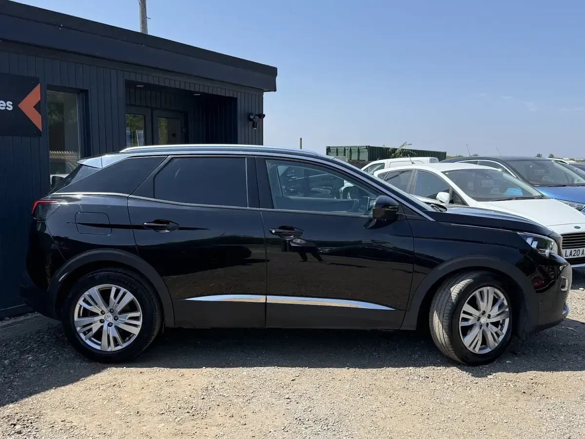 Used Peugeot 3008 Allure 130 HP (95 kW) 2020 Black SUV