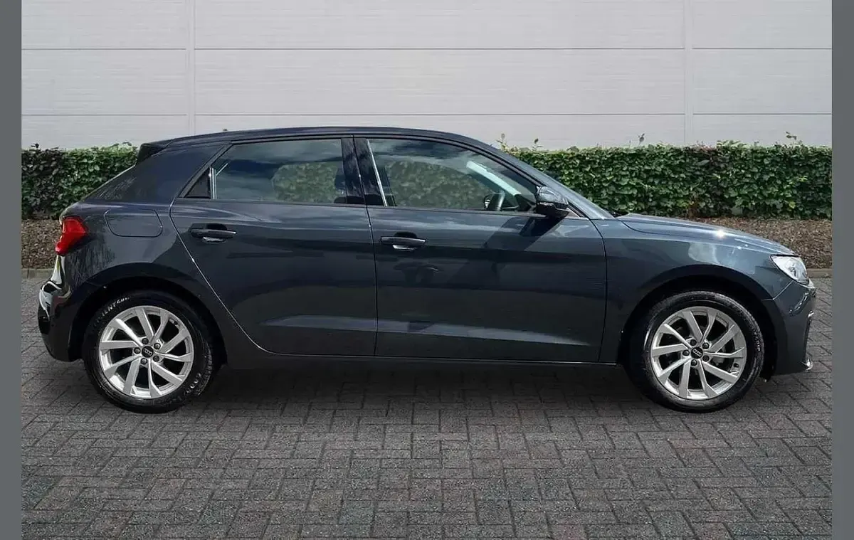 Käytetty Audi A1 Sport 94 HP (69 kW) 2024 Harmaa Katumaasturi