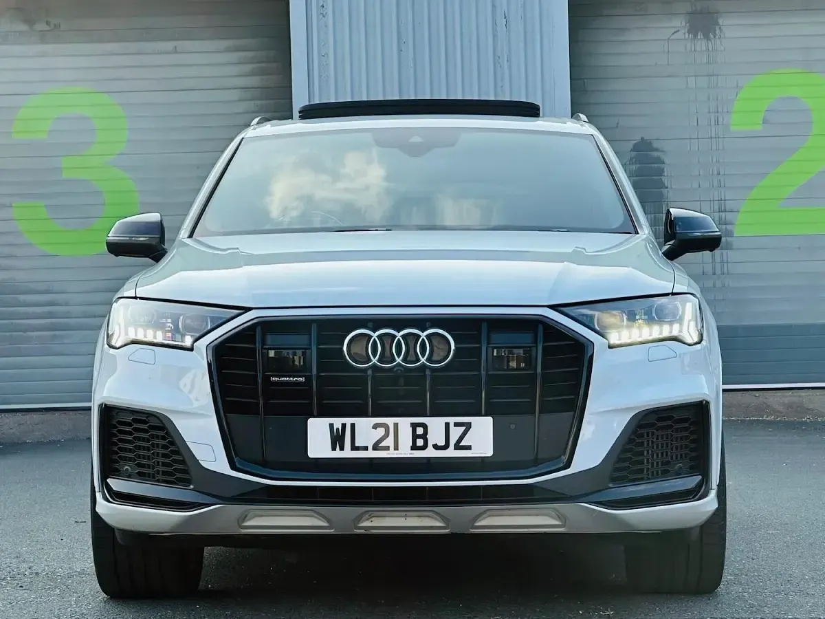 Used Audi Q7 Advanced 340 HP (250 kW) 2021 White SUV