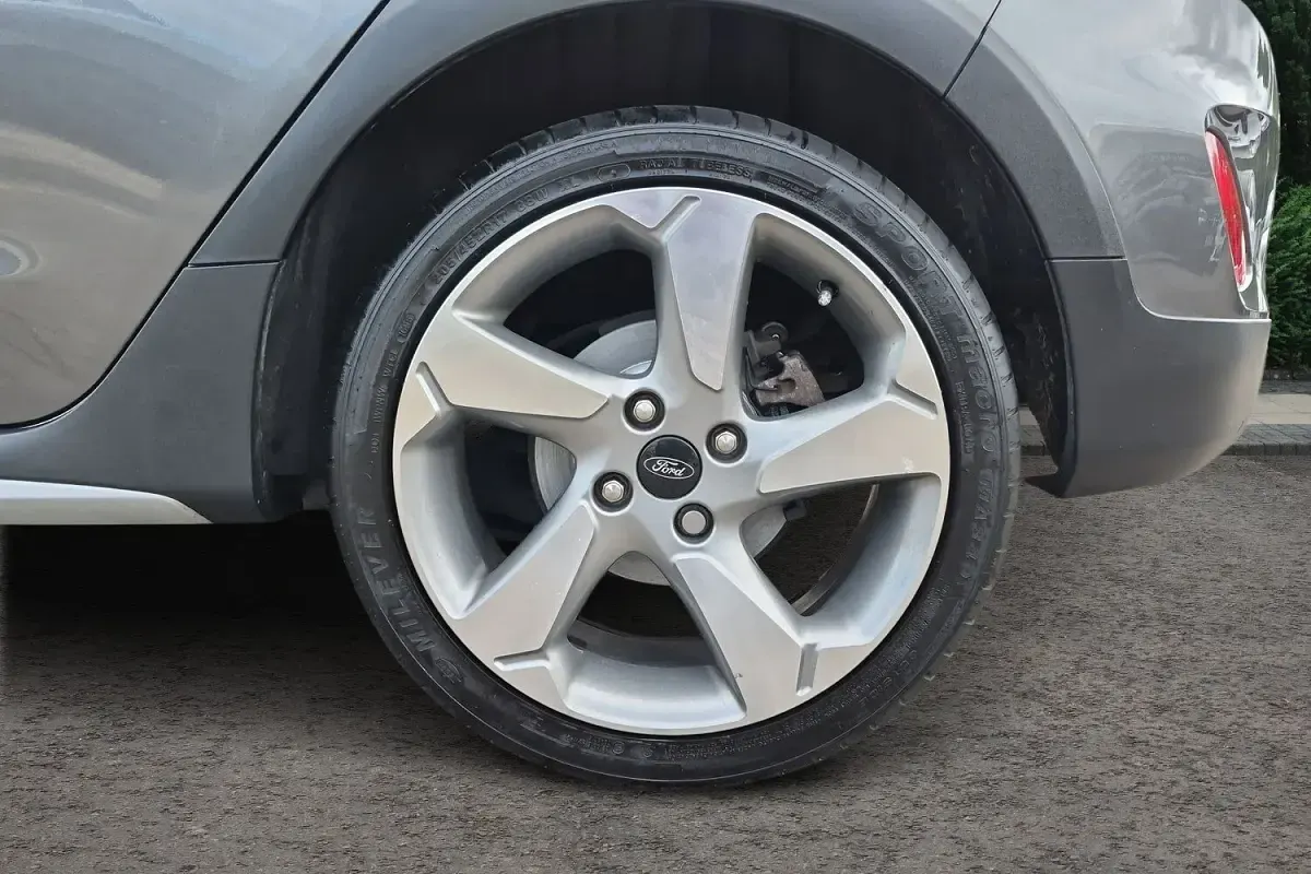 Used Ford Fiesta Active X 140 HP (102 kW) 2018 Grey Hatchback
