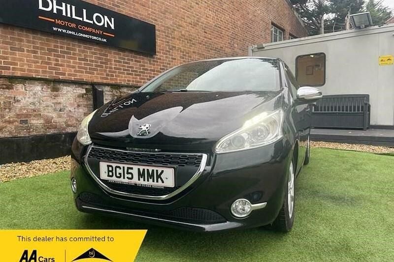 Black Used 2015 Peugeot 208 Style Hatchback | £3,995 (Fair price) - Image 1/1