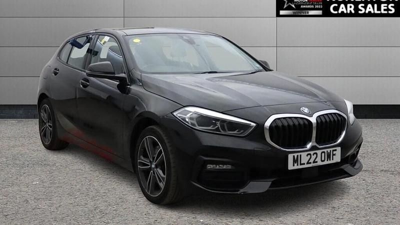 Used BMW 118 Sport Line 2022 Black Hatchback