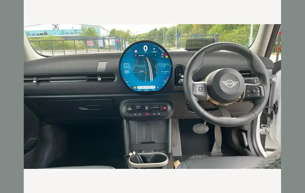 Used Mini Cooper Classic 147 kW (200 HP) 2025 White Hatchback