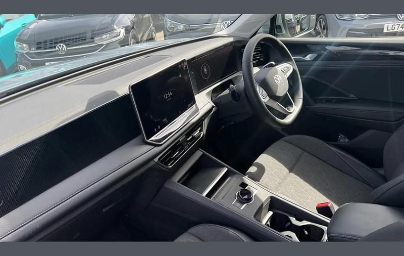 Second-hand VW Tiguan Match 147 CP (108 kW) 2026 Argintiu SUV