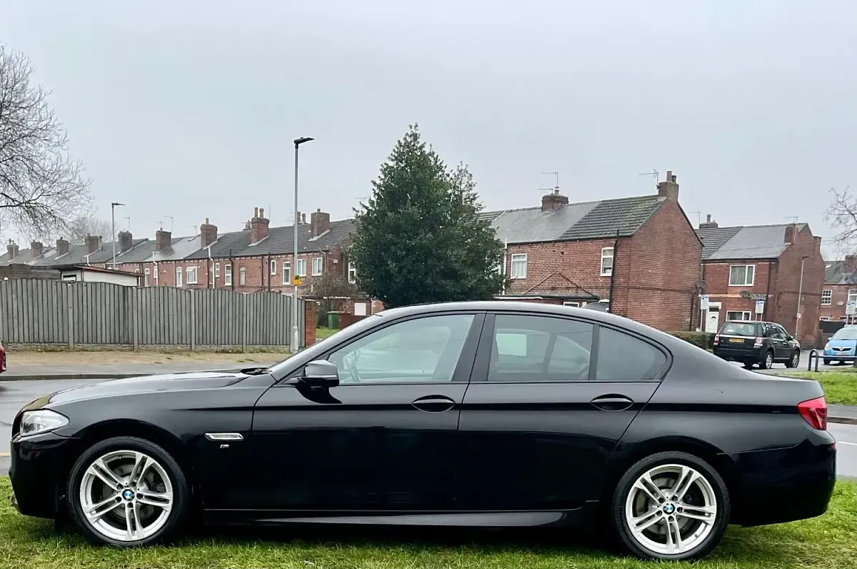 Usado BMW 520 M Sport 2015 Negro Berlina