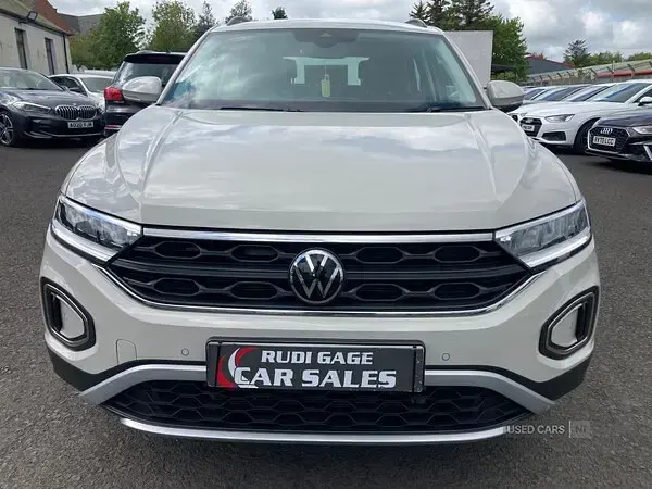 Used VW T-Roc Life 150 HP (110 kW) 2023 Grey SUV
