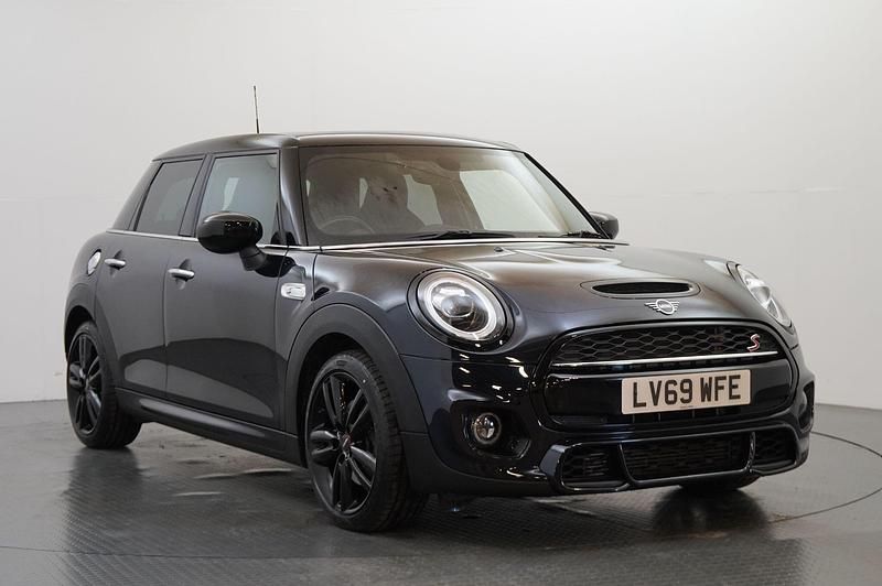 Used Mini Cooper S Hatch 189 HP (139 kW) 2019 Black Hatchback