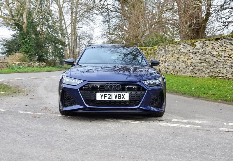 Begagnad Audi RS6 Comfort 2021 Blå Kombi