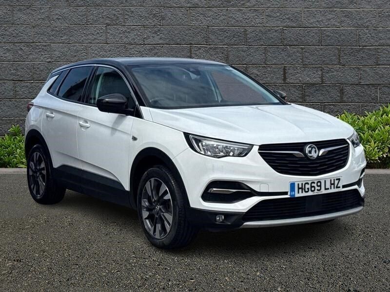 White Used 2019 Vauxhall Grandland X SRi SUV | £11,295 (A bit pricey) - Image 1/4