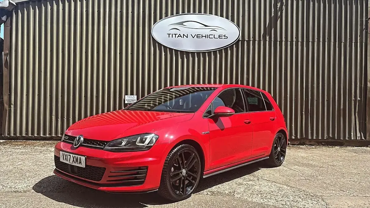 Used VW Golf VII GTD 180 HP (132 kW) 2017 Red Hatchback