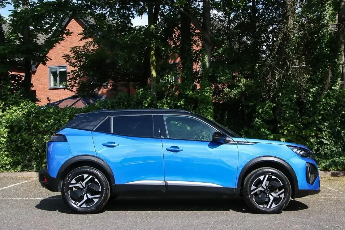Second-hand Peugeot 2008 GTi 130 CP (95 kW) 2024 Albastru SUV
