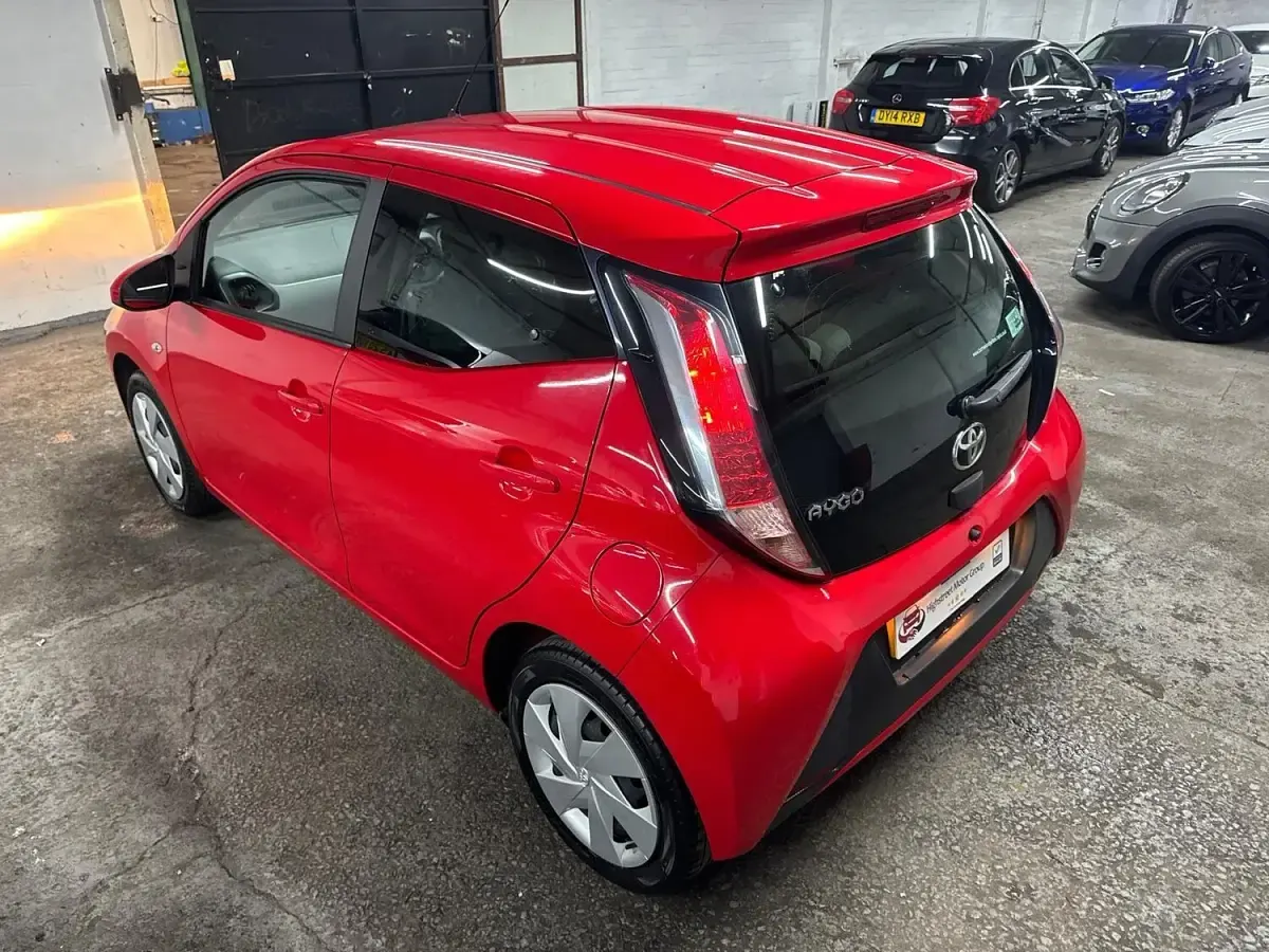 Used Toyota Aygo X-play 69 HP (50 kW) 2017 Red Hatchback