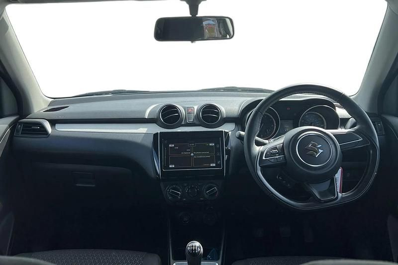 Used Suzuki Swift SZ-T 90 HP (66 kW) 2020 White Hatchback