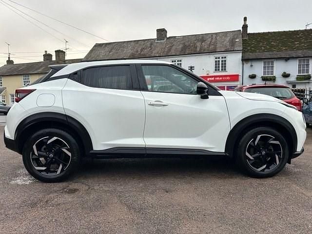 Used Nissan Juke N-Connecta 114 HP (83 kW) 2022 White SUV