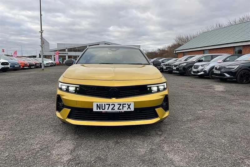 Used Vauxhall Astra Ultimate 130 HP (95 kW) 2022 Yellow/black Hatchback