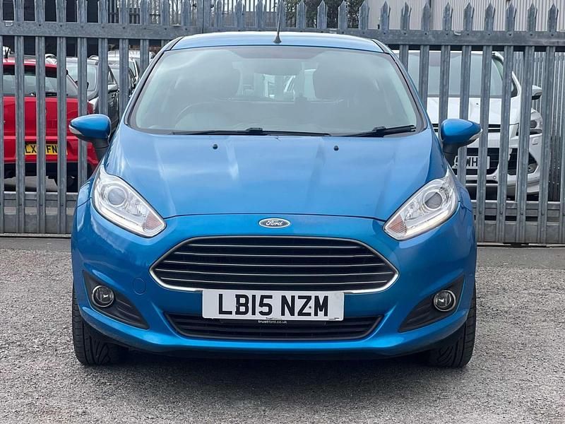 Usado Ford Fiesta Zetec 2015 Azul Citadino