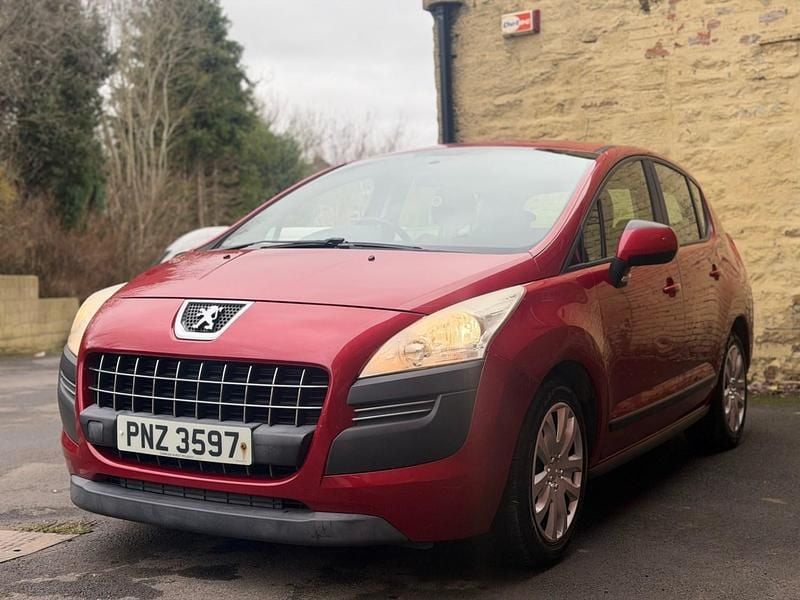 Used Peugeot 3008 Active 112 HP (82 kW) 2011 Red Estate