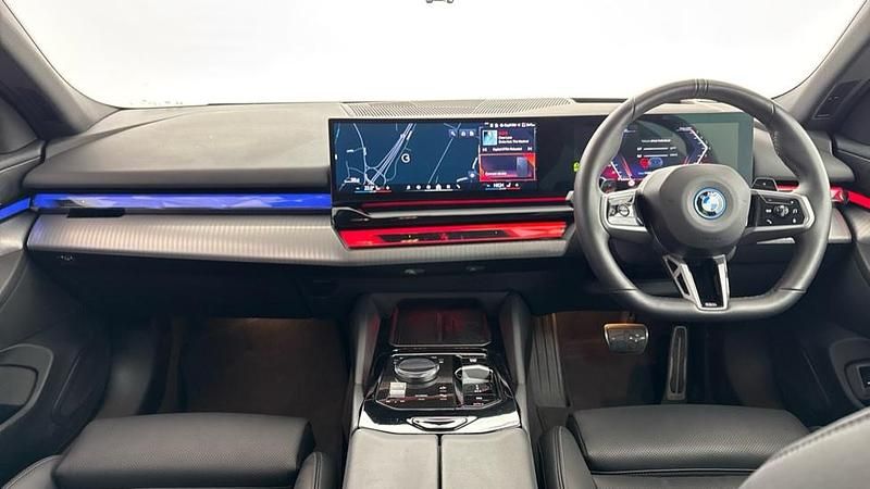 Used BMW 530e M Sport 295 HP (216 kW) 2025 Blue Estate