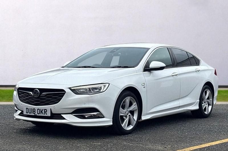 Used Vauxhall Insignia SRi 2018 White Hatchback