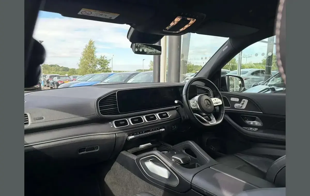 Used Mercedes GLE300 AMG line 267 HP (196 kW) 2023 Black SUV