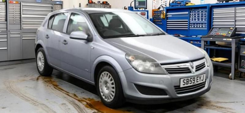 Used Vauxhall Astra 2009 Silver Hatchback