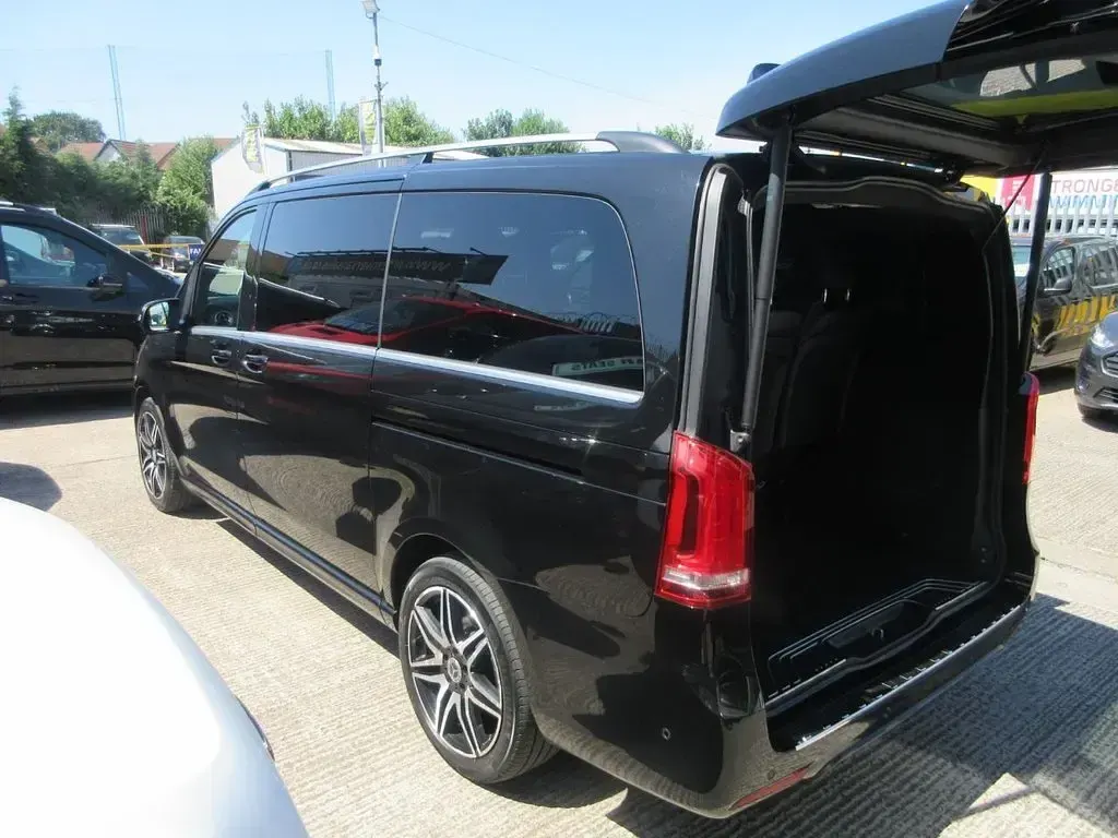 Used Mercedes V220 AMG line 163 HP (119 kW) 2019 Black MPV
