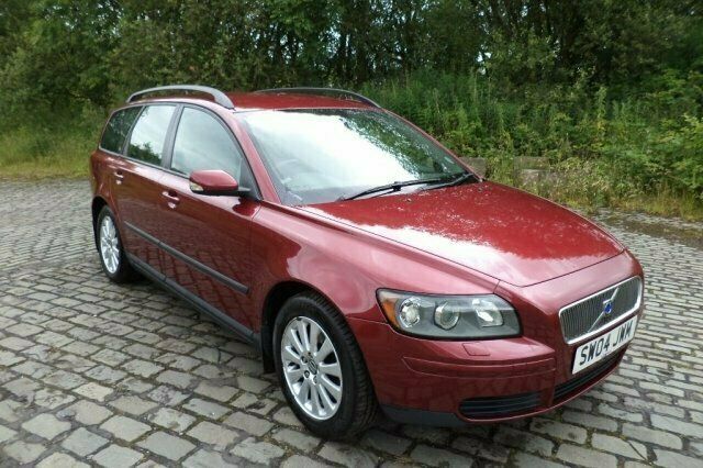 Used 2004 Volvo V50 Estate | £3,390 (Fair price) - Image 1/4