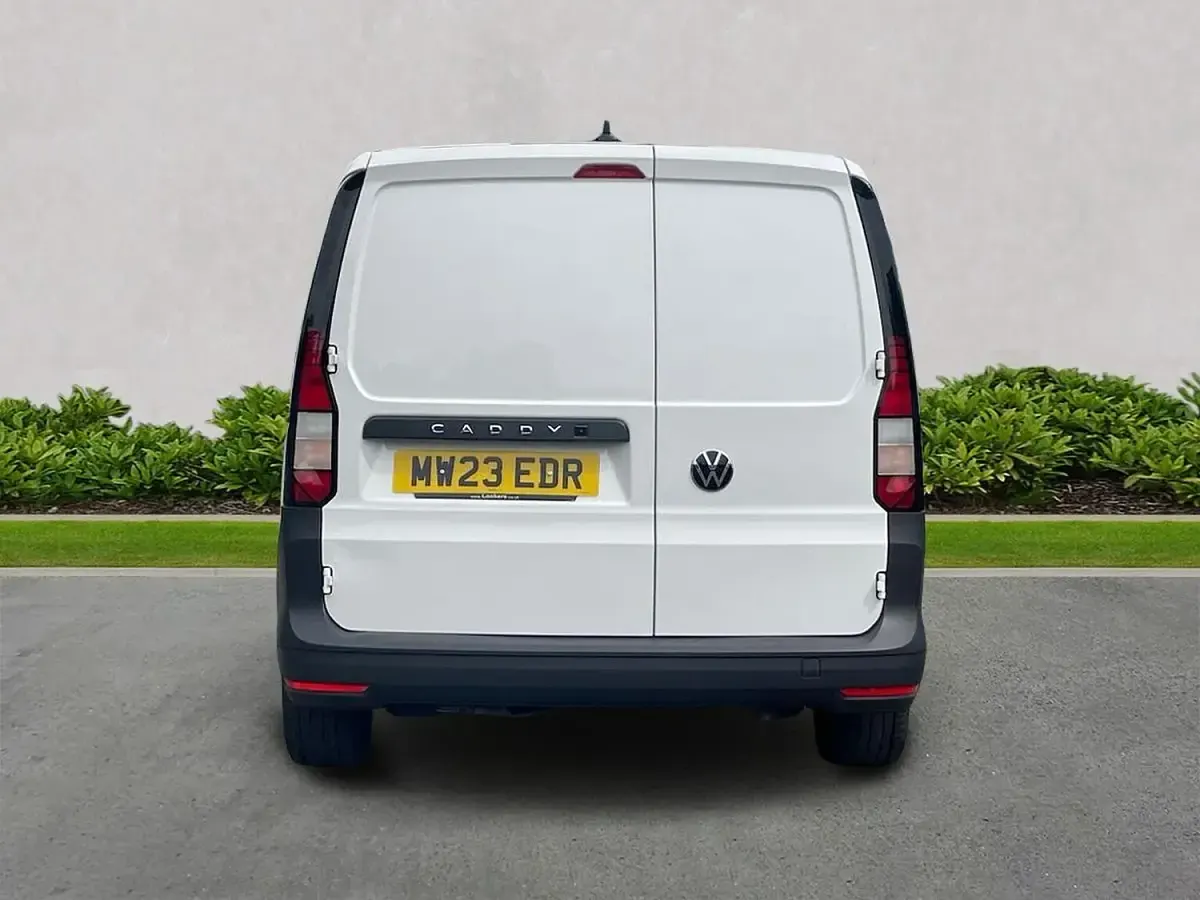 Used VW Caddy Maxi 102 HP (75 kW) 2023 White MPV