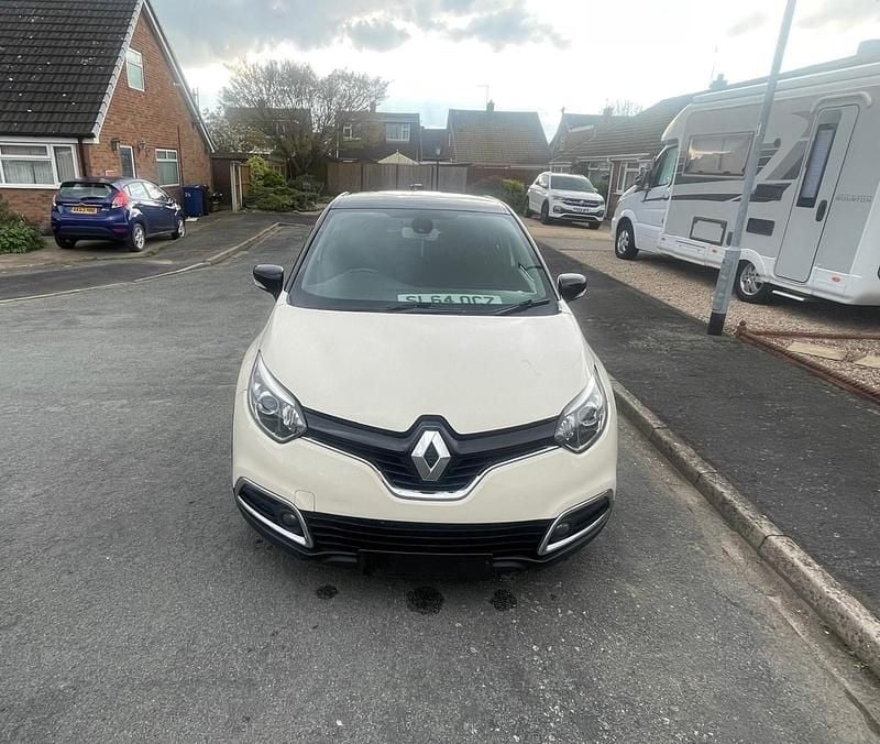 Second-hand Renault Captur Dynamique 90 CP (66 kW) 2014 Bej SUV