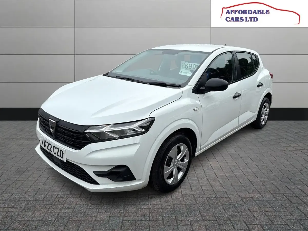 Used Dacia Sandero Essentiel 100 HP (73 kW) 2022 White Hatchback