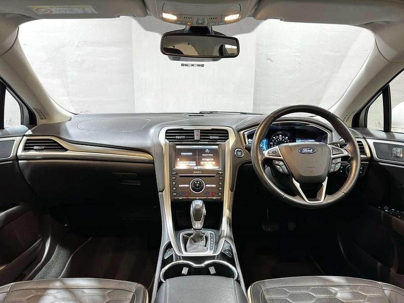 Used Ford Mondeo Vignale 210 HP (154 kW) 2016 White Sedan