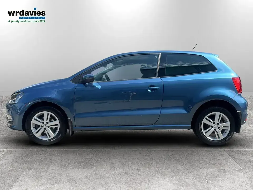 Used VW Polo Edition 75 HP (55 kW) 2017 Blue Hatchback